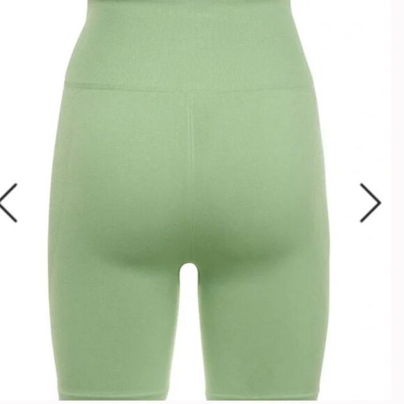 NWT WeWoreWhat Seamless Biker Shorts in Solid Fair Green Size Small - Picture 13 of 14
